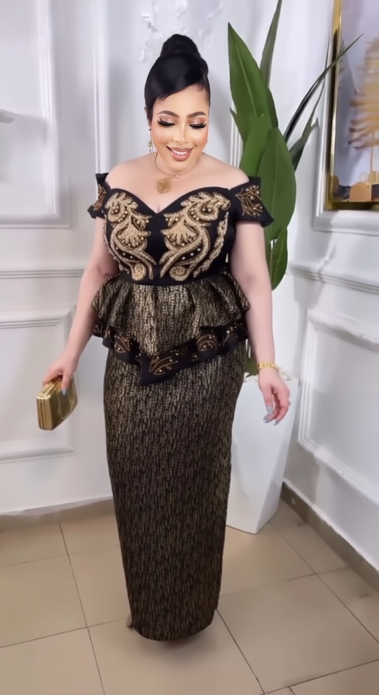 Luxury Black Turkey Gown with Gold Stone Details - Image 3